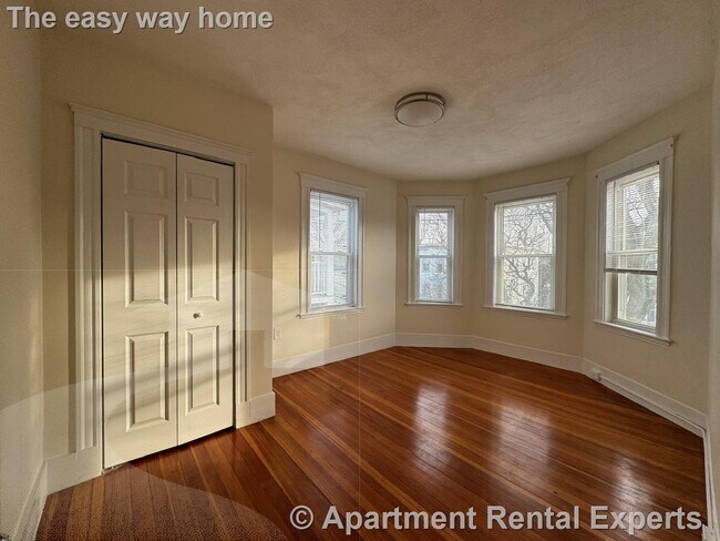 Building Photo - 65 Conwell Ave