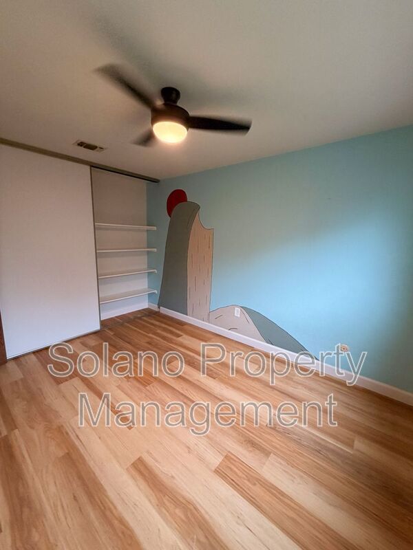 Building Photo - 950 Pembroke Way