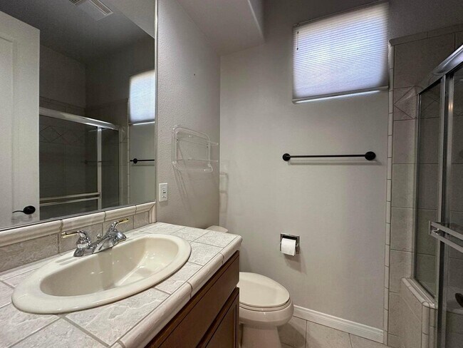 Building Photo - 40589 Palm Ct