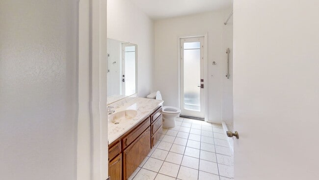 Building Photo - Reche Canyon Home with a Pool