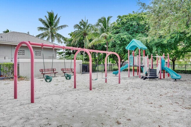 Building Photo - Amazing 4 Bedroom, 3 Bath home plus large 21'x11' loft located in Parkland Isles!