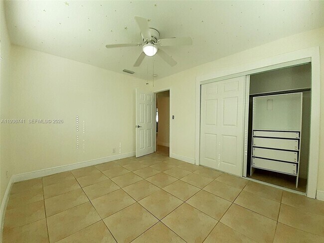 Building Photo - 2109 N Park Rd