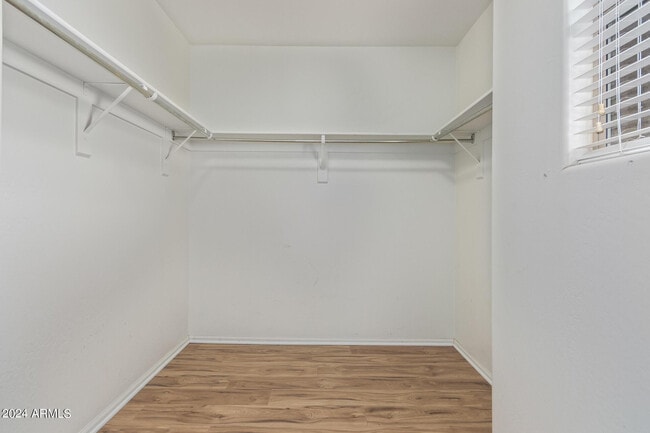 Building Photo - 4937 N 108th Ave