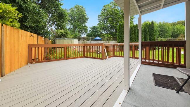 Building Photo - Rambler with Adult Family Home Certification – 3 Bed, 1 Bath + Additional Living Spaces