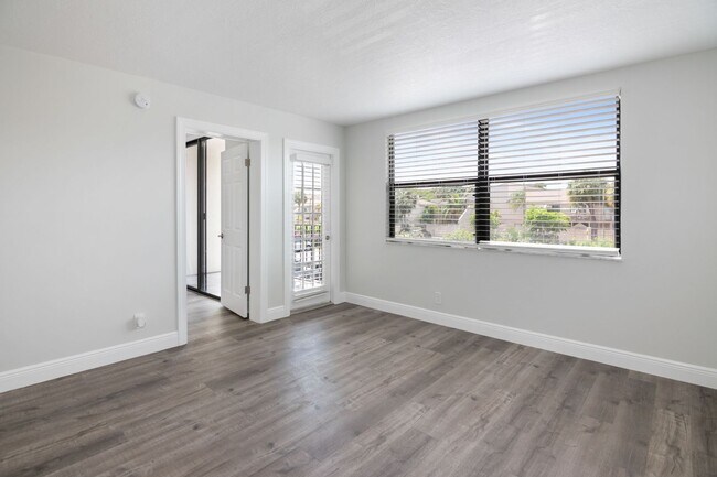 Primary Photo - ONE BEDROOM ONE BATHROOM! WATERFRONT COMMU...