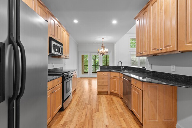 Building Photo - 2021 Hillbrook Cir