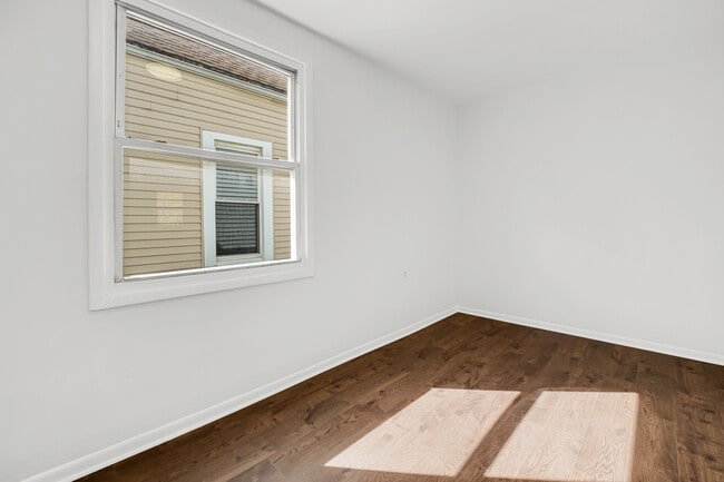 Building Photo - 3836 W Diversey Ave