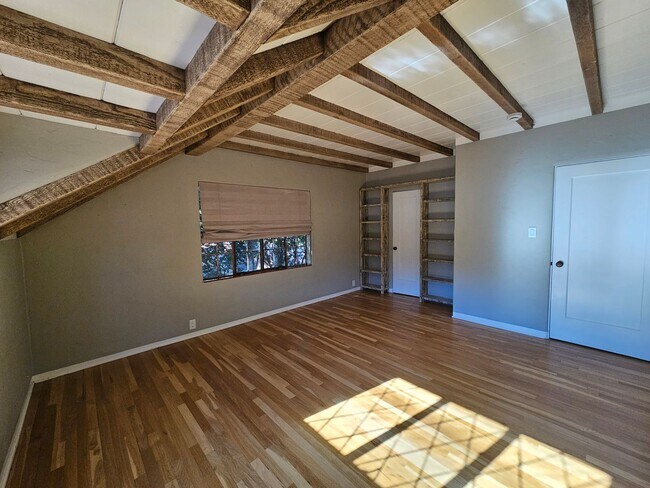 Building Photo - Stunning 1 Bed 1.5 Bath Naglee Park Home W...