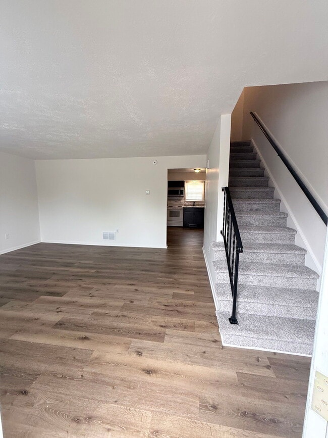 Building Photo - 52 N Front St