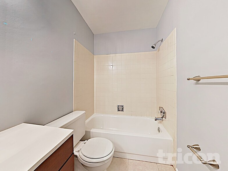 Building Photo - 1913 Hudson Ct