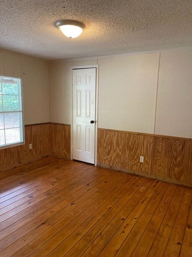 Building Photo - Rustic home in Citronelle