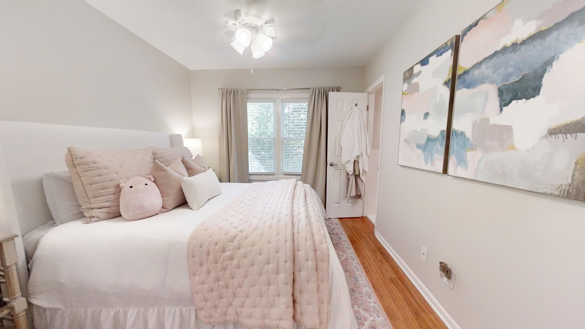 Building Photo - 560 Sherwood Dr