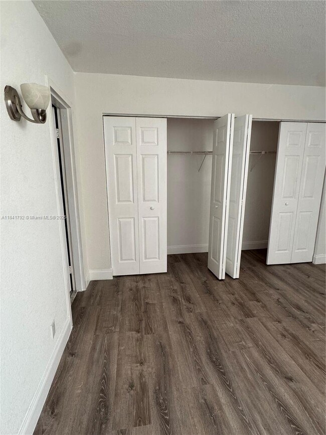 Building Photo - 2935 NE 163rd St