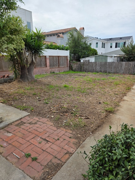 Building Photo - 2612 Huntington Ln