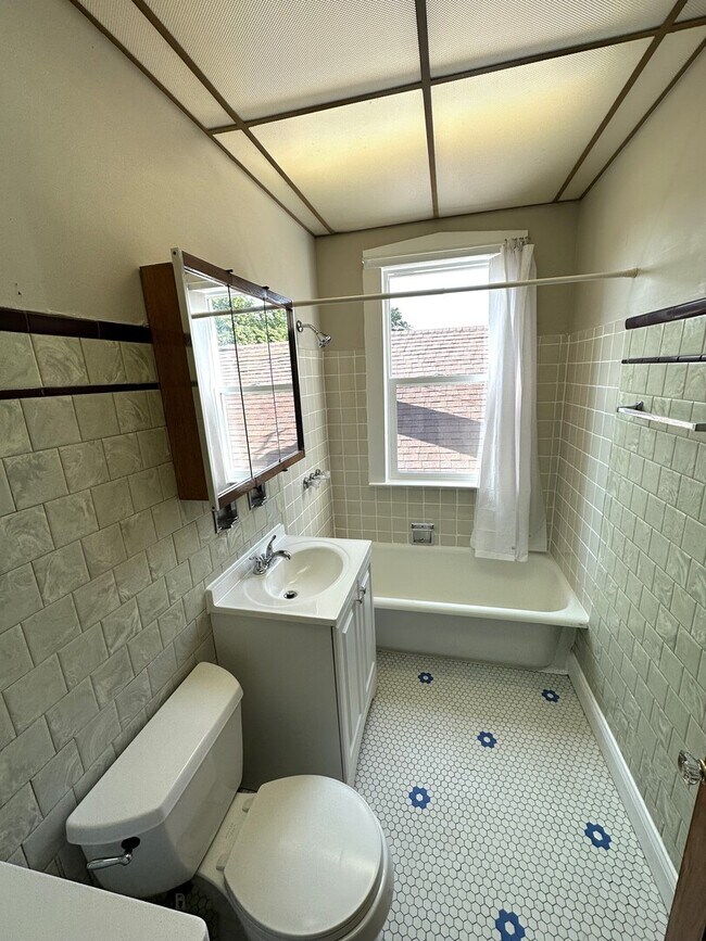 Building Photo - 5349 S Fairfield Ave