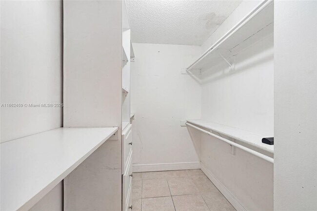 Building Photo - 1054 SW 124th Ct