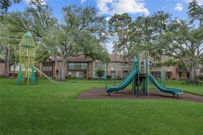 Building Photo - 2253 Triway Ln