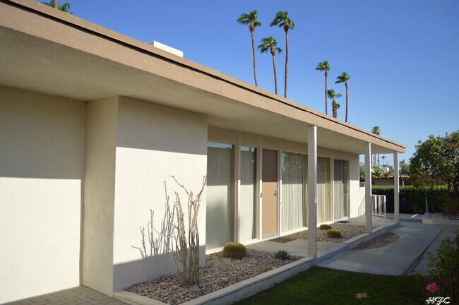 Primary Photo - Remodeled 'Fairview Cottage',Long Term. UN...