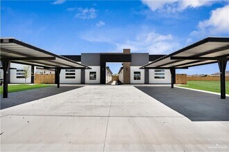 Building Photo - 10 Buccaneer Dr