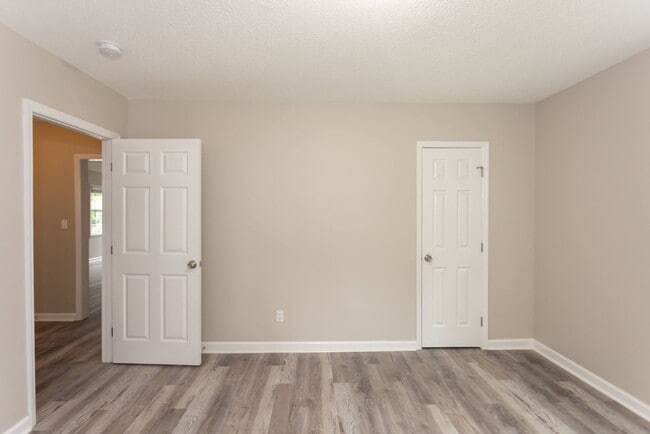 Building Photo - Welcome to this Beautiful Home nestled in the heart of Sumter, SC.