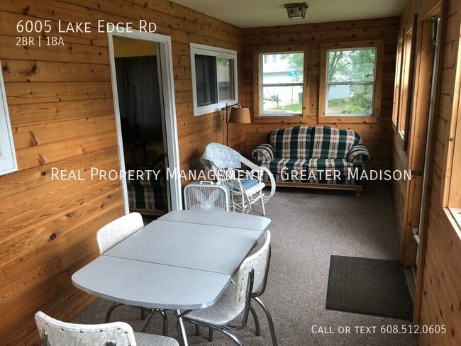 Building Photo - Cozy 2 bed home with Lake Waubesa access!