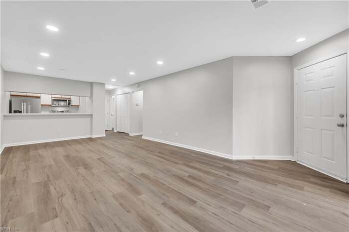 Building Photo - 400 Camberley Way