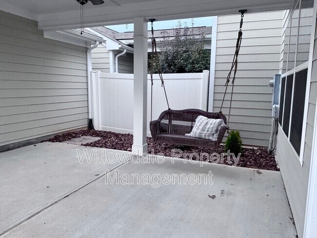 Building Photo - 136 Spring Pine Ln