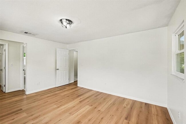 Building Photo - 6515 3rd St Ct W