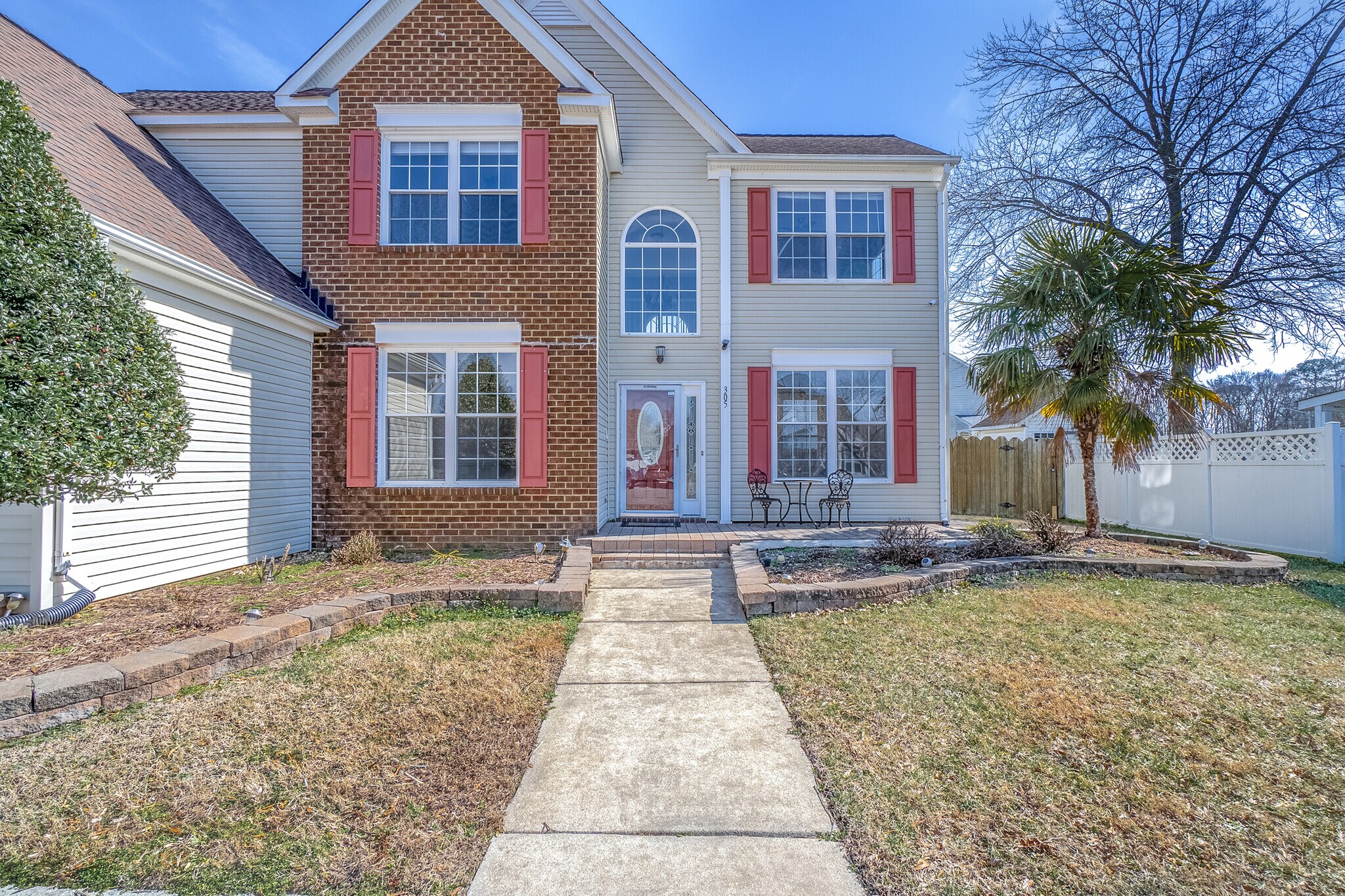 Building Photo - 305 Hidden Falls Ct