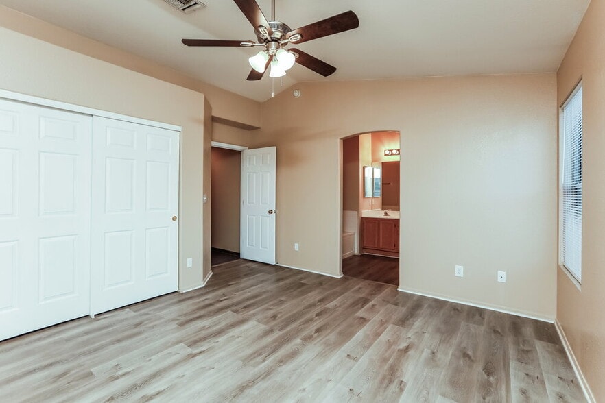 Building Photo - 7519 W Summer Sky Dr