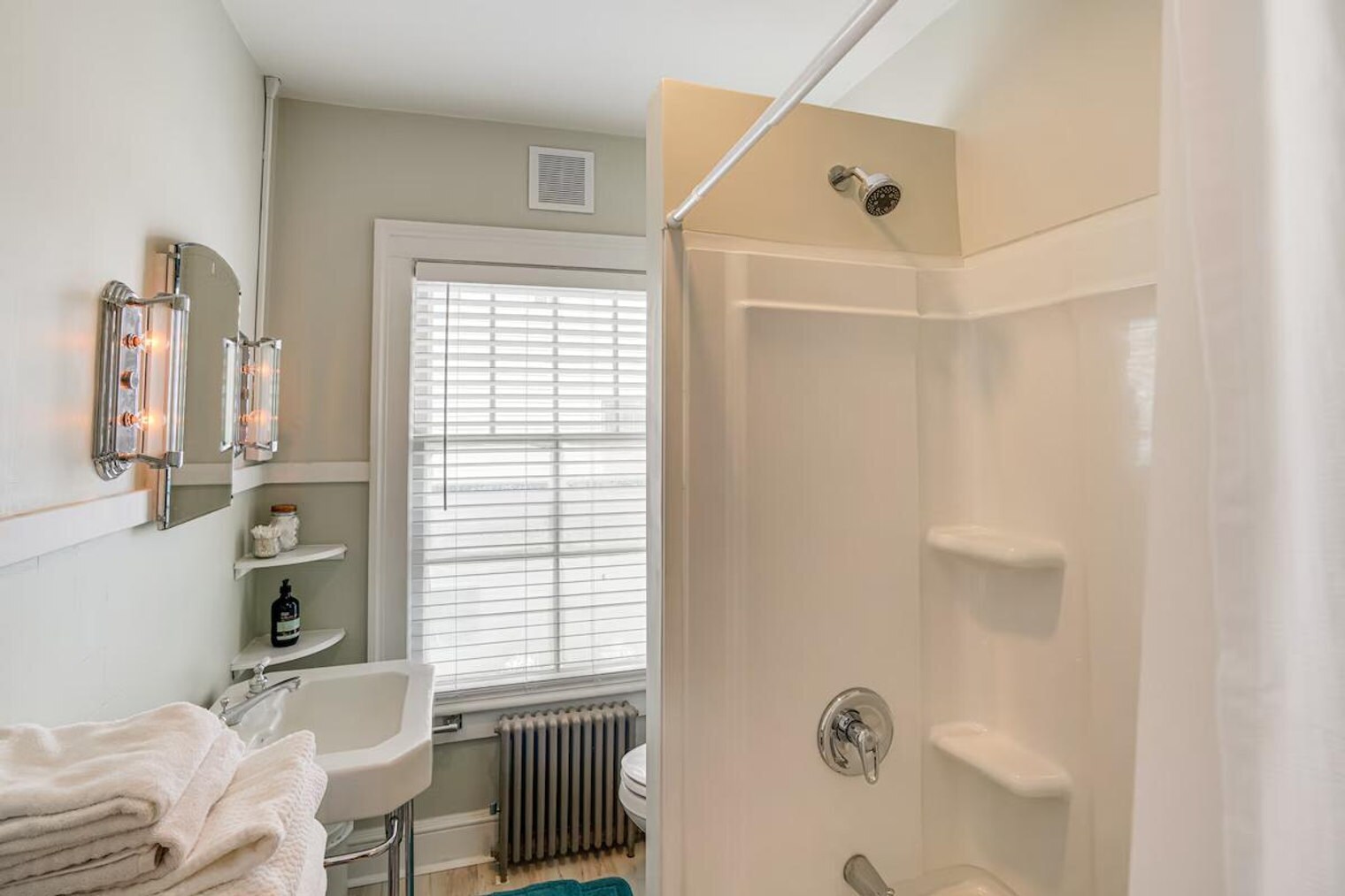 Building Photo - 136 Pomeroy Ave