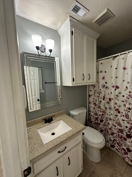 master bath - 344 Brookwoods Dr