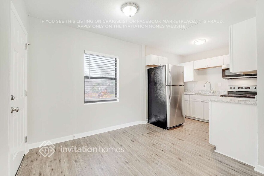 Building Photo - 4025 Loys Dr
