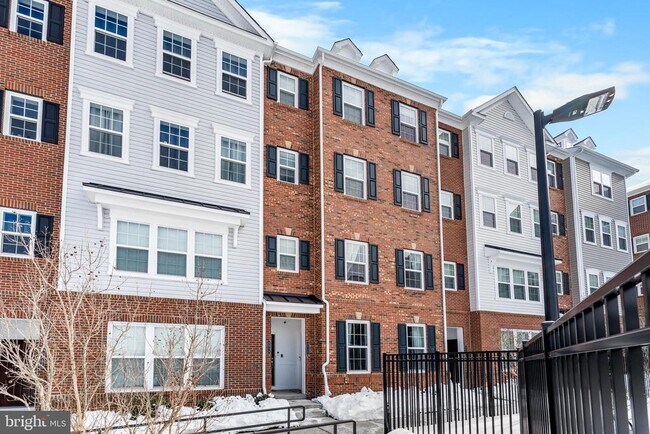 Building Photo - 4520 Reaney Ln