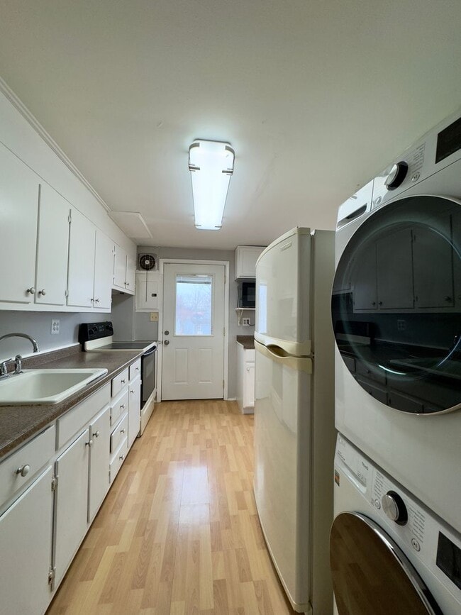 Building Photo - Charming 3 Bed/1.5Bath in Parkville, MD!