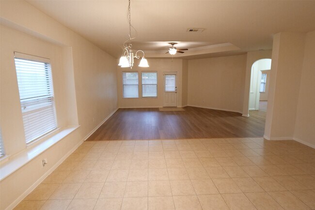 Building Photo - 803 Harbor Lakes Ln