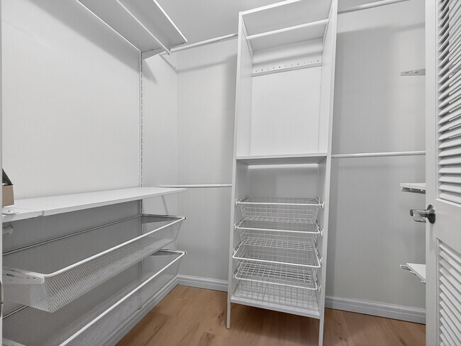 Building Photo - 16711 NE 18th St