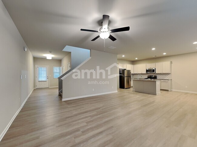 Building Photo - 214 Omega Ct