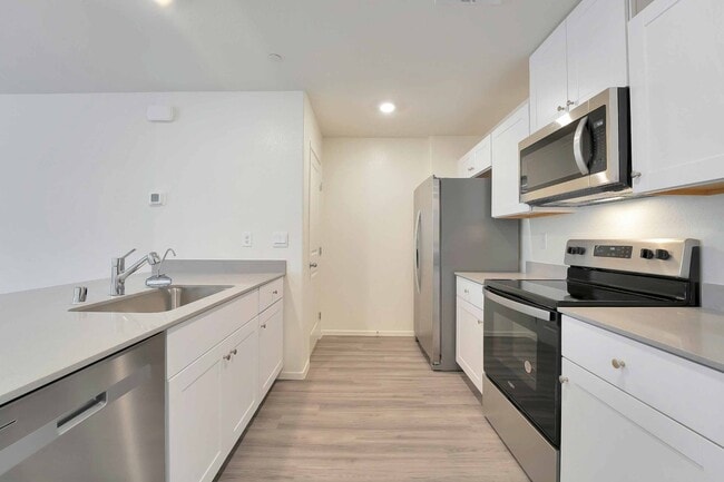 Building Photo - Modern Elegance in Inspirada!