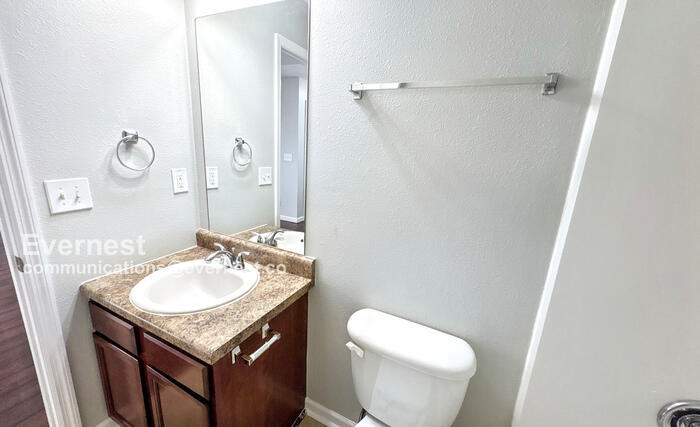 Building Photo - 222 Bermuda Lakes Dr