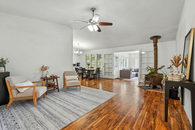 Building Photo - Single-Story 3 Bedroom Home in Quiet El Dorado Cul-De-Sac! Dog Friendly!