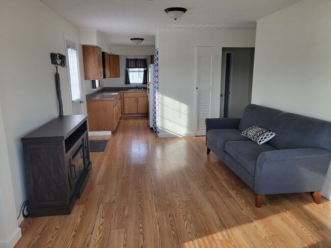 Living Room Facing Kitchen View 1 - 5207 N Shore Dr