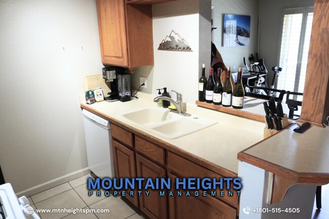 Building Photo - 415 E Creekside Cir