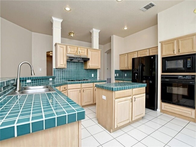 Building Photo - 1725 Dapplegrey Ln