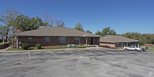 Primary Photo - Eagle Ridge Terrace