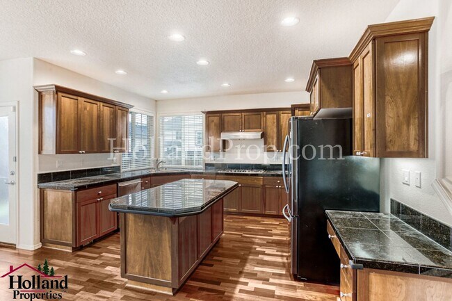 Building Photo - Gorgeous Single-Family Home with Central A/C!