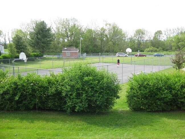 Building Photo - 212 Magnolia Dr