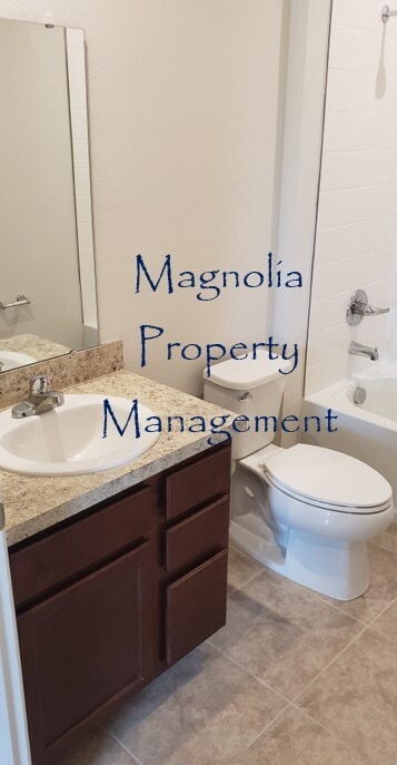 Building Photo - 1067 Kobuk St