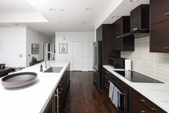 Building Photo - 575 Sixth Ave