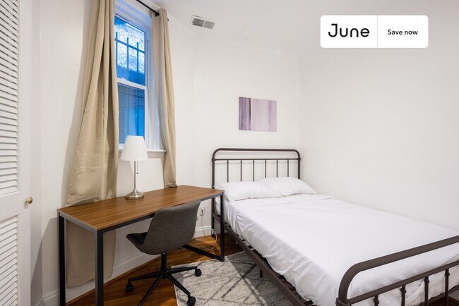 Building Photo - 1835 Mintwood Pl NW